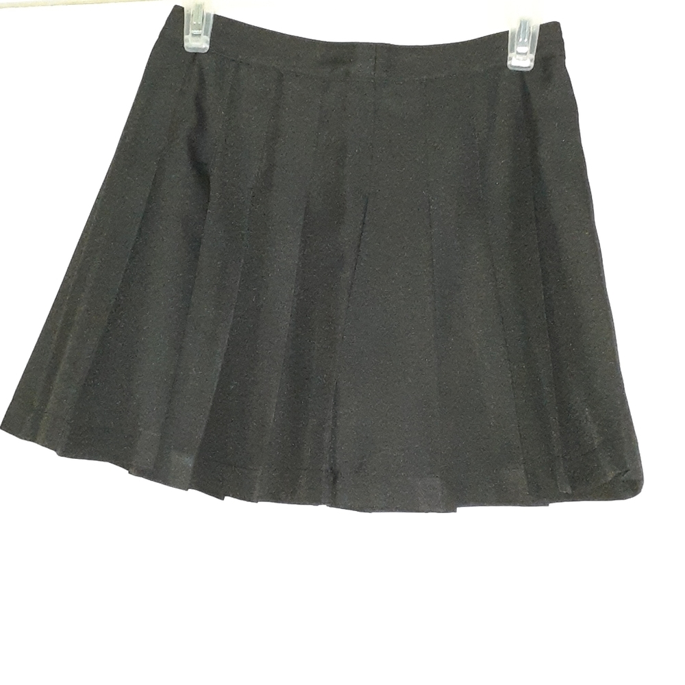 Black pleated skirt